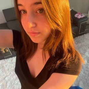 Meet your Posher, Ella